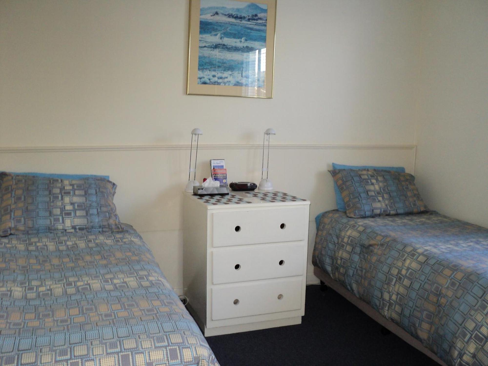 Glenelg Sea-Breeze Bed & Breakfast Adelaide Room photo